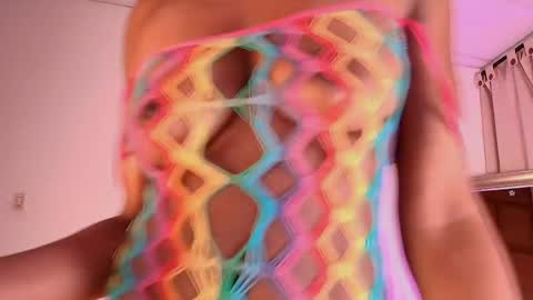 Snapshot of zoeedreams chatting on 05-27-26, 01:57 ZoeDreams online show from 05-27-26, 01:57