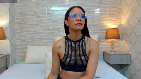 Snapshot of zoeesmitth chatting on 12-18-24, 11:56 ZoeeSmitth online show from 12-18-24, 11:56