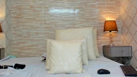 Snapshot of zoeesmitth chatting on 12-21-24, 02:15 ZoeeSmitth online show from 12-21-24, 02:15