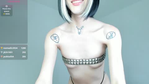 zoe online show from 12-22-24, 04:59