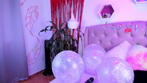 Snapshot of zoehilton chatting on 12-08-24, 05:55 Zoe online show from 12-08-24, 05:55