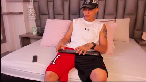 Zoe Krug online show from 03-26-26, 12:00