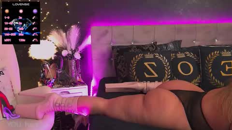 ZoeMesmerize online show from 10-06-25, 04:59