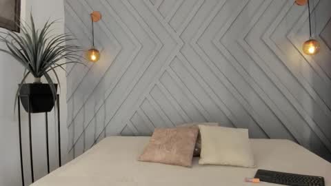 Zoe online show from 03-15-26, 01:17