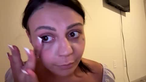 Snapshot of zoerainsexyy chatting on 05-28-26, 02:42 zoerainsexyy online show from 05-28-26, 02:42