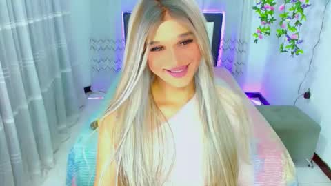 zoeschmmit online show from 05-25-26, 11:11
