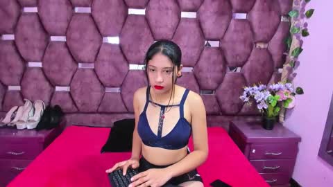 zoesmiitt online show from 05-27-26, 12:24