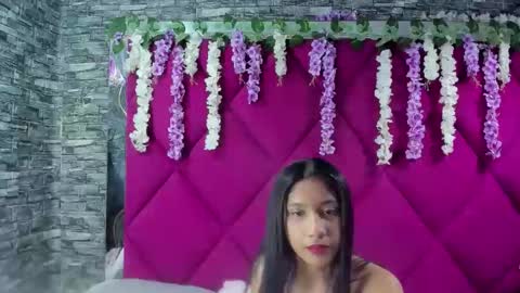 zoesmiitt online show from 05-28-26, 01:52