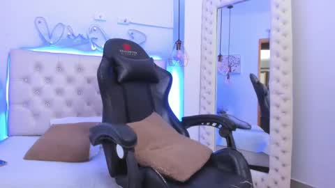 zoeth_ruiz online show from 01-03-25, 03:22