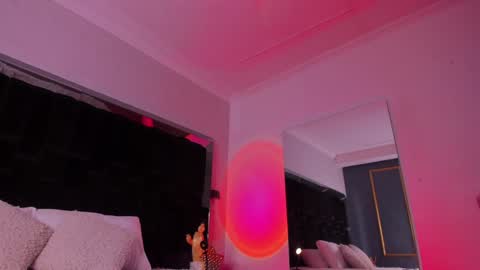 Snapshot of zoevidal_ chatting on 01-18-25, 11:43 zoevidal_ online show from 01-18-25, 11:43