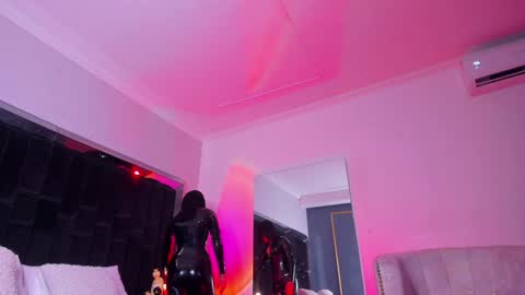 Snapshot of zoevidal_ chatting on 01-20-25, 11:02 zoevidal_ online show from 01-20-25, 11:02