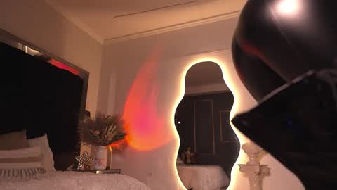 zoevidal_ online show from 10-27-25, 12:53