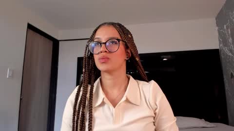 Zoe online show from 10-03-25, 02:58