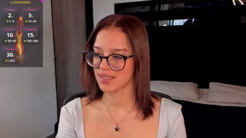 Zoe online show from 10-10-25, 02:27