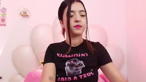 Snapshot of zoewillian chatting on 07-23-26, 01:08 zoewillian online show from 07-23-26, 01:08