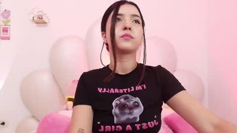 Snapshot of zoewillian chatting on 07-23-26, 01:58 zoewillian online show from 07-23-26, 01:58