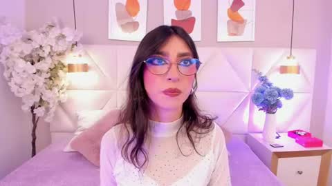 Snapshot of zoey_kiss_ chatting on 07-26-26, 01:29 Zoey online show from 07-26-26, 01:29