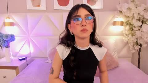 Snapshot of zoey_kiss_ chatting on 07-29-26, 03:15 Zoey online show from 07-29-26, 03:15