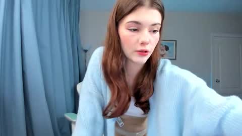 Zoey Lane online show from 10-17-25, 03:10