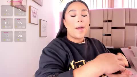 zoey thommpson online show from 11-26-25, 07:48