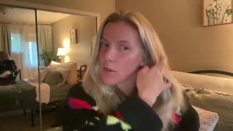 Zoeydanner online show from 05-21-26, 03:02