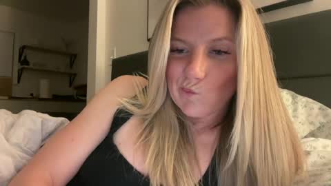 Zoeydanner online show from 07-09-26, 07:34