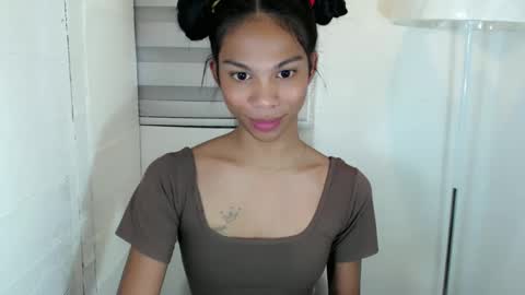 Snapshot of zoeygorgeous19 chatting on 02-11-25, 12:28 zoey online show from 02-11-25, 12:28