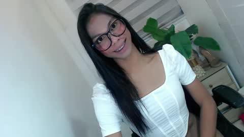 Snapshot of zoeygorgeous19 chatting on 03-02-25, 09:32 zoey online show from 03-02-25, 09:32