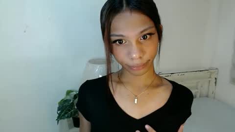 Snapshot of zoeygorgeous19 chatting on 11-22-25, 04:28 zoey online show from 11-22-25, 04:28