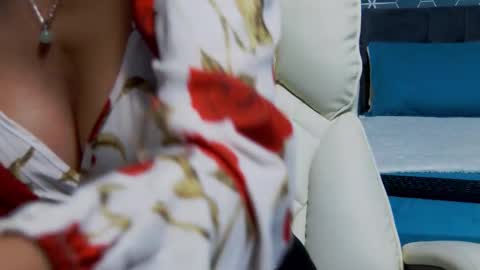 Zoey online show from 09-23-25, 04:21