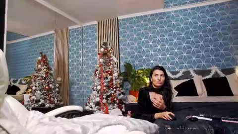 Zoey online show from 12-15-25, 06:45