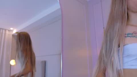 Snapshot of zoeypetit chatting on 05-02-26, 11:59 Zoey online show from 05-02-26, 11:59