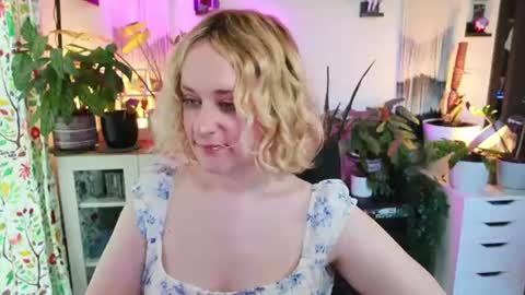 Zoey Ryan online show from 06-12-26, 07:35