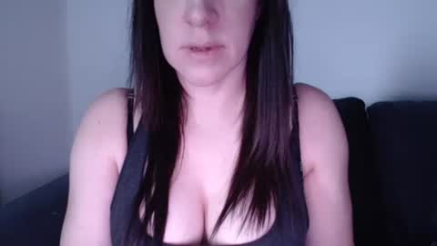 zoibee online show from 02-12-25, 07:55