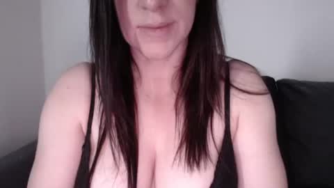 zoibee online show from 10-16-25, 07:53