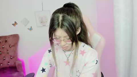 Alicie online show from 10-25-25, 04:53