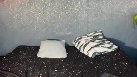 Snapshot of zorre_ chatting on 10-14-25, 07:03 Zoe And Frienda online show from 10-14-25, 07:03