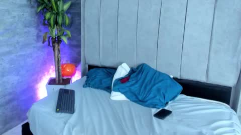 Snapshot of zorre_ chatting on 11-06-25, 12:28 Zoe And Frienda online show from 11-06-25, 12:28