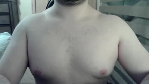 Snapshot of zorrito_himbo chatting on 05-18-26, 05:57 Himbo fox online show from 05-18-26, 05:57