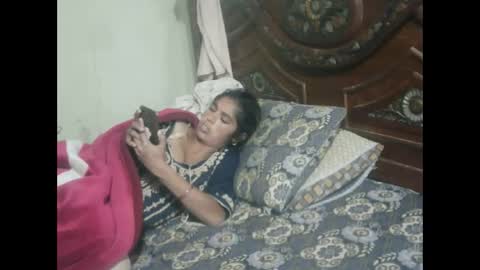 zoyakhan803 online show from 11-01-25, 09:28