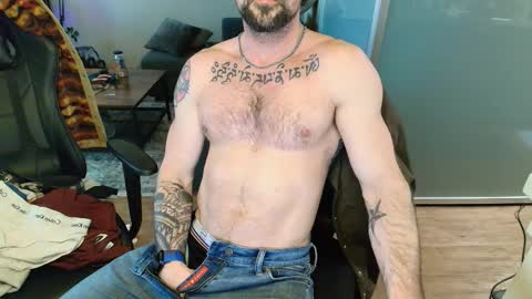 Snapshot of zuko_zen69 chatting on 03-12-26, 01:23 Zuko online show from 03-12-26, 01:23