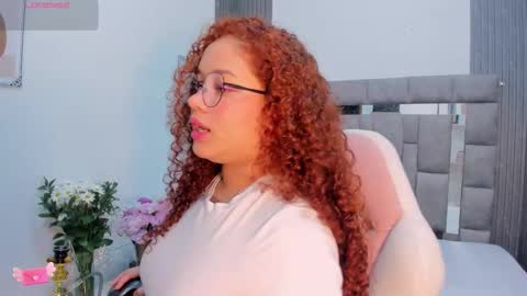 Snapshot of zulyjones chatting on 12-19-25, 12:23 Zuly online show from 12-19-25, 12:23