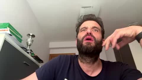 Snapshot of zurdineno chatting on 06-13-26, 01:53 zurdineno online show from 06-13-26, 01:53