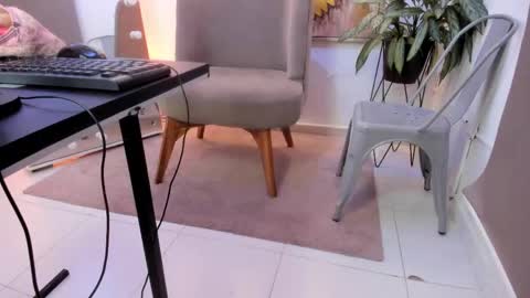 ZURY online show from 05-22-26, 11:16