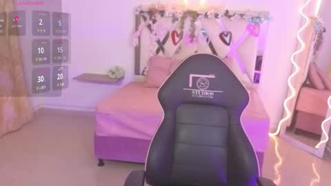 Snapshot of zury_tay chatting on 09-26-25, 11:36 ZURY online show from 09-26-25, 11:36