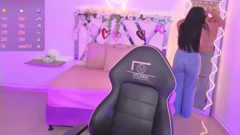 Snapshot of zury_tay chatting on 09-30-25, 11:48 ZURY online show from 09-30-25, 11:48