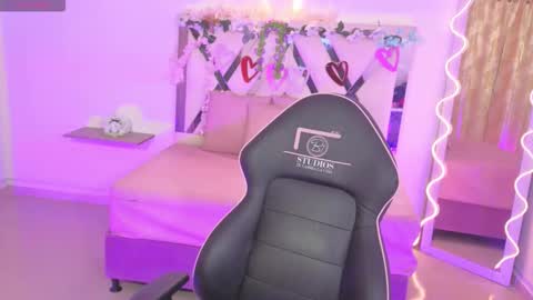 Snapshot of zury_tay chatting on 10-03-25, 11:51 ZURY online show from 10-03-25, 11:51