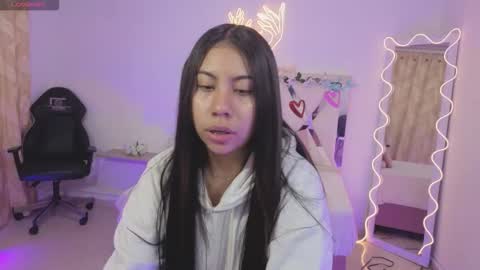 Snapshot of zury_tay chatting on 10-11-25, 11:42 ZURY online show from 10-11-25, 11:42