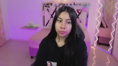 Snapshot of zury_tay chatting on 11-05-25, 11:32 ZURY online show from 11-05-25, 11:32