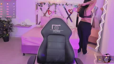 Snapshot of zury_tay chatting on 11-22-25, 11:31 ZURY online show from 11-22-25, 11:31